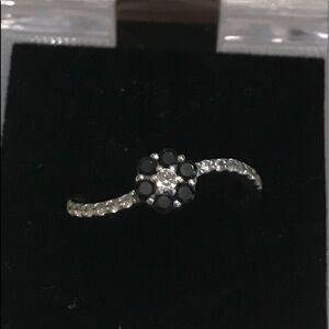 Real K10 White Gold Stamp Ring w/ Sapphire & dia 7